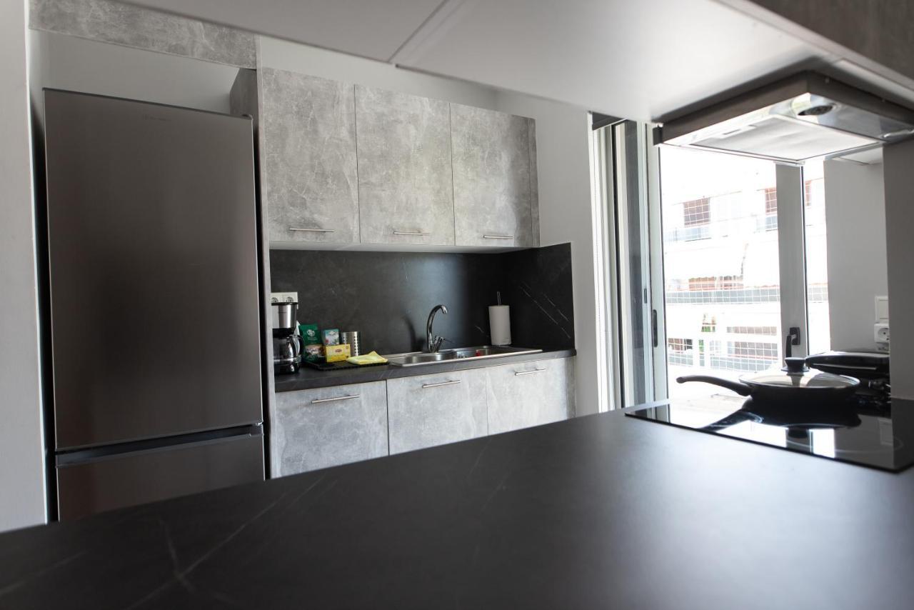 Sea View Apartment In Alimos Region 아테네 외부 사진